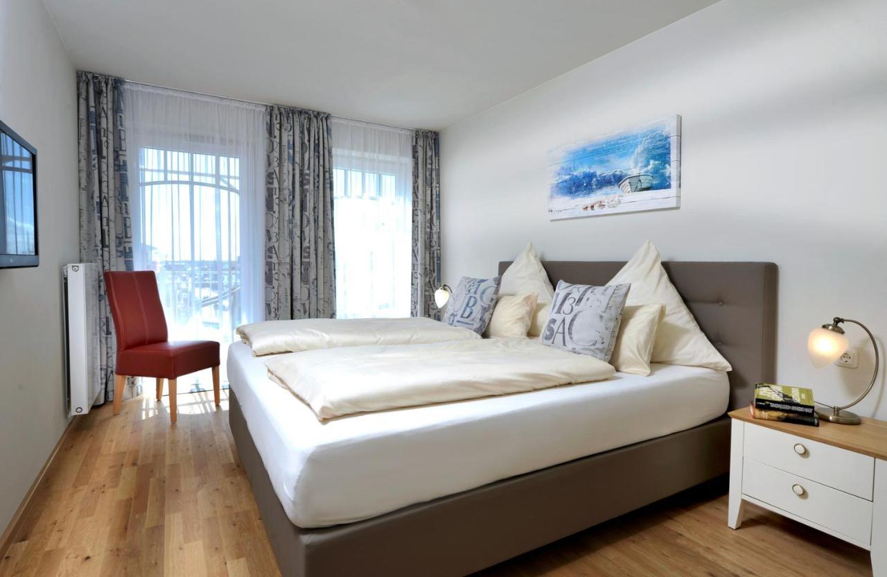 One-Bedroom Apartment 208 02