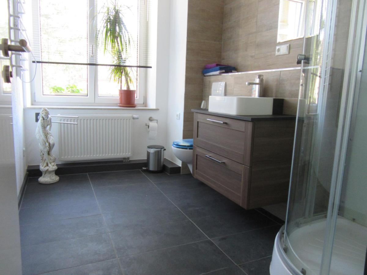 Apartment mit Balkon