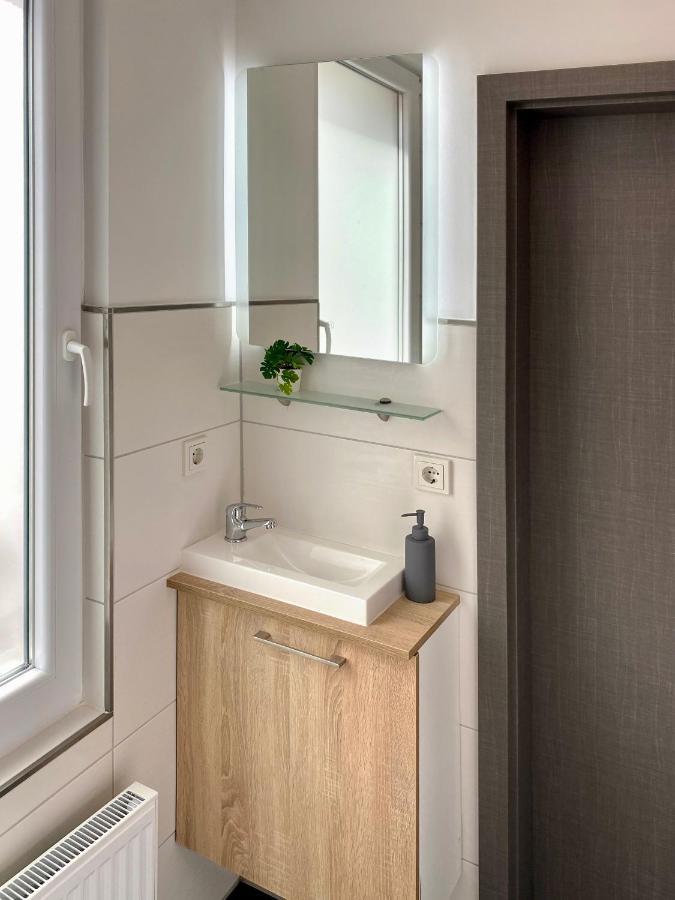 Standard Single Room,1268354044:JPEG