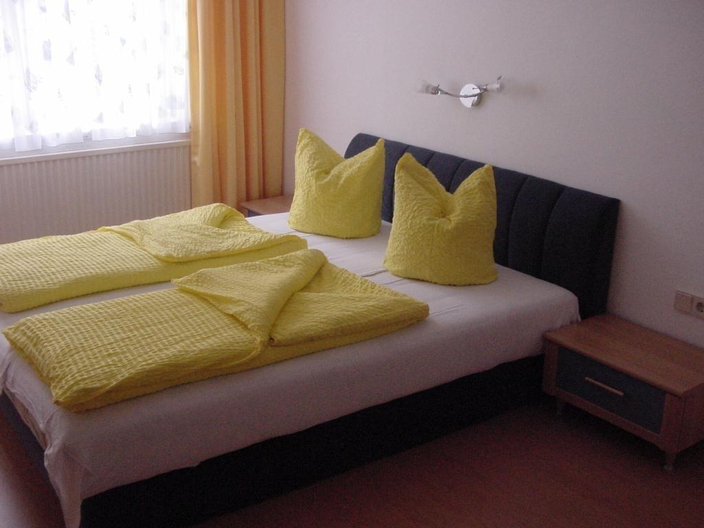 Apartment mit 2 Schlafzimmern und Balkon oder Terrasse - Nebengebäude