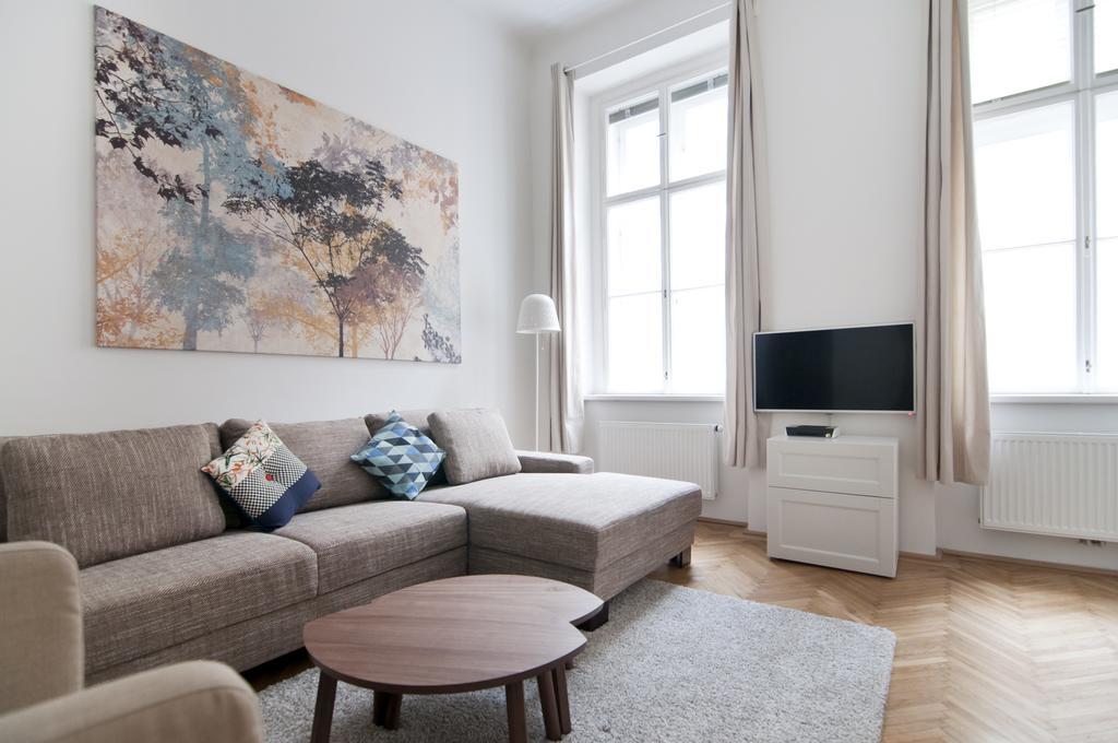 One-Bedroom Apartment,153033502:JPEG
