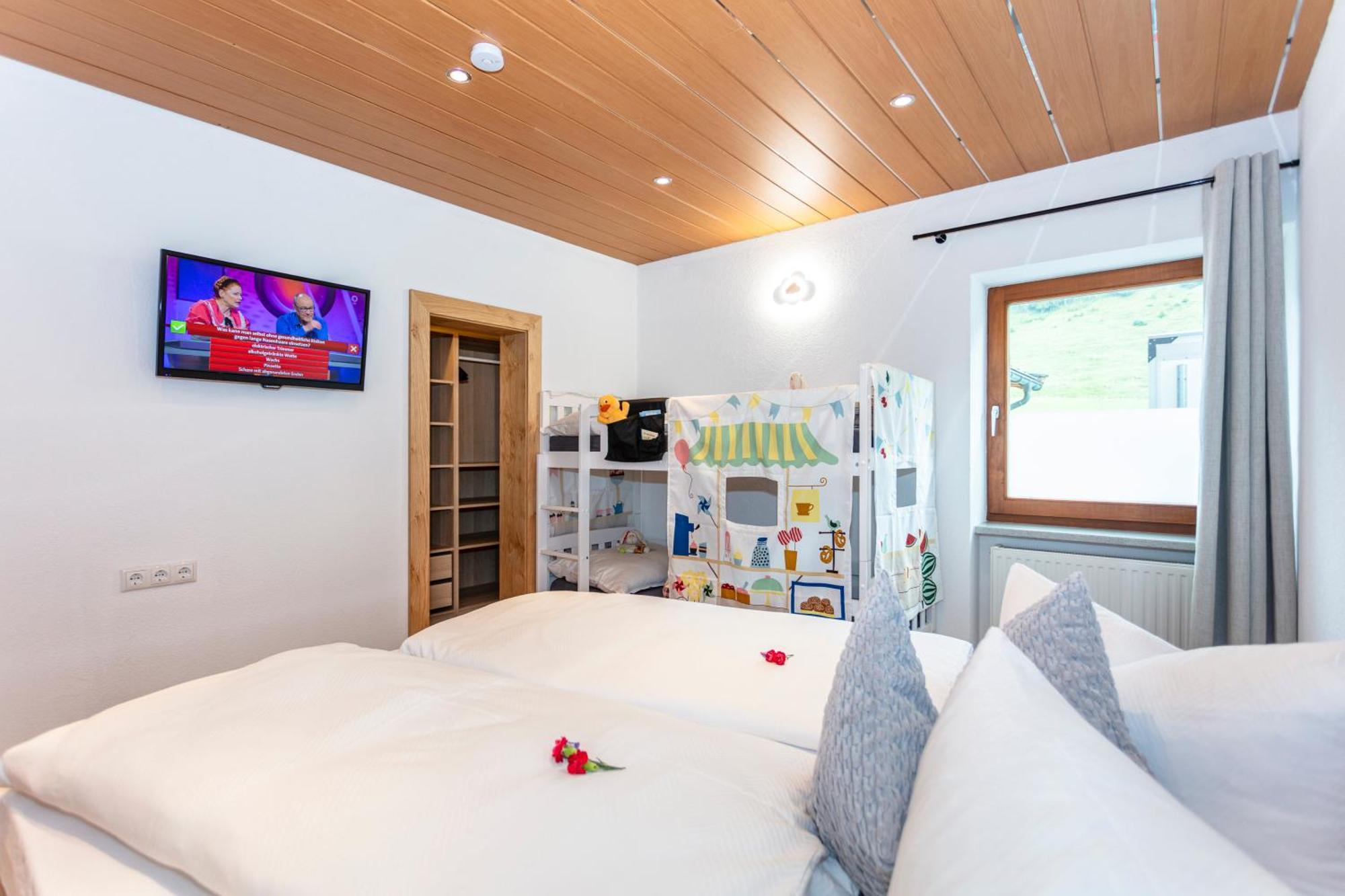 One-Bedroom Family Apartment,1599672361:JPEG