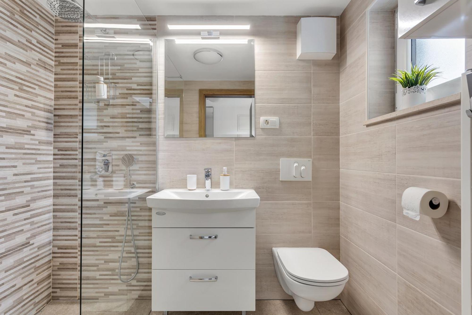 Apartment with Terrace,1599674069:JPEG