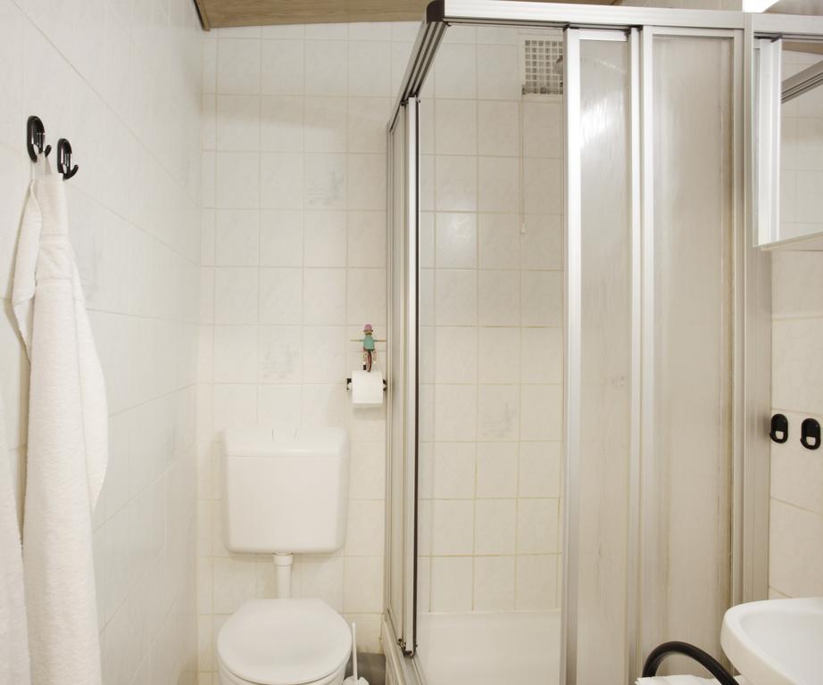 Apartment mit Dusche