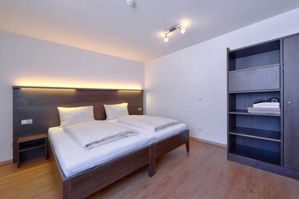 One-Bedroom Apartment,339581014:JPEG