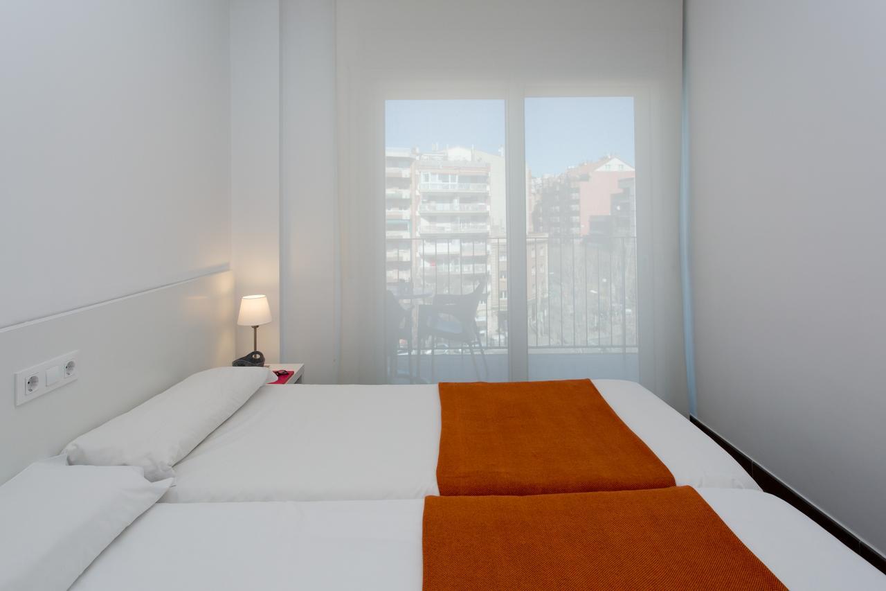 One-Bedroom Apartment Balcony City View