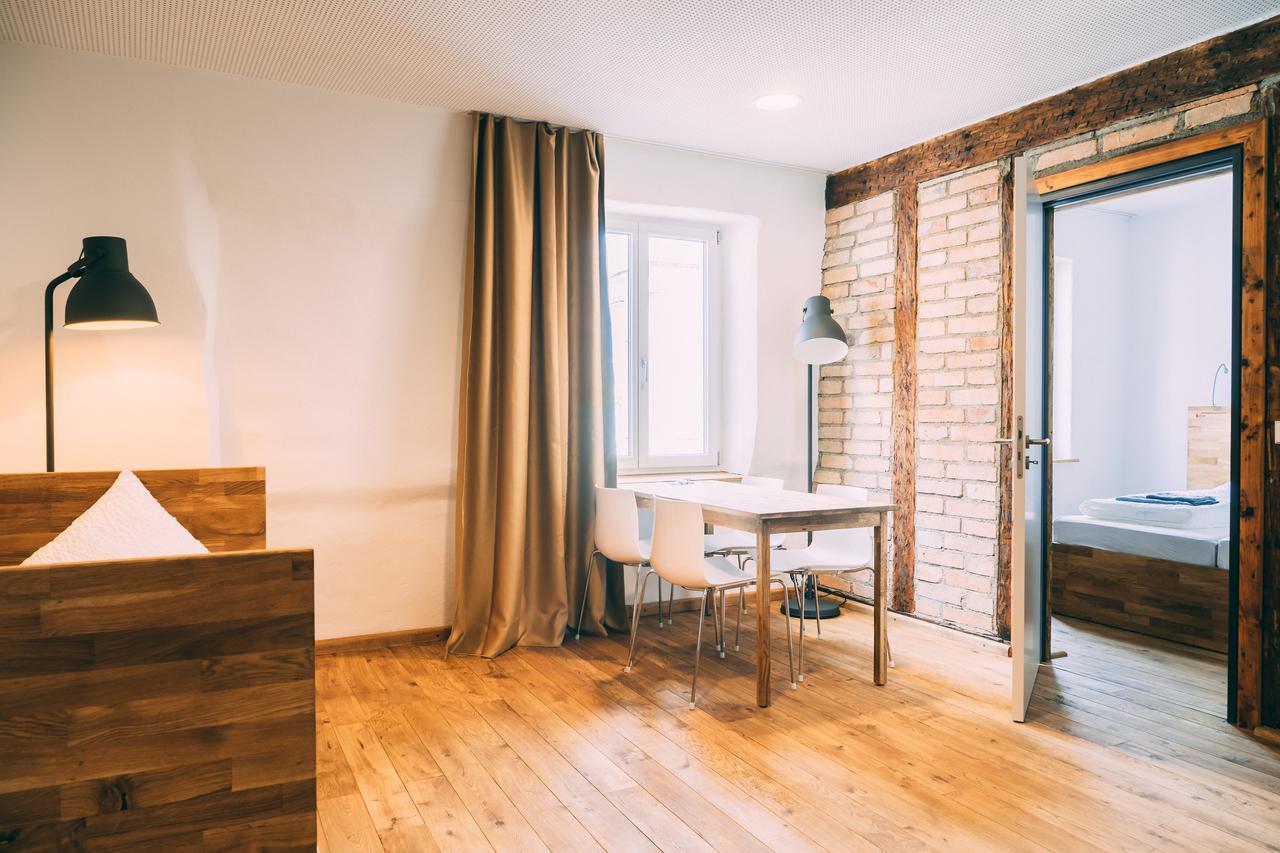 One-Bedroom Apartment,666272529:JPEG