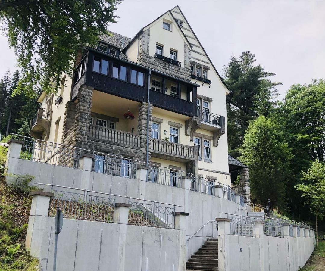 Apartment with Balcony,884688640:JPEG