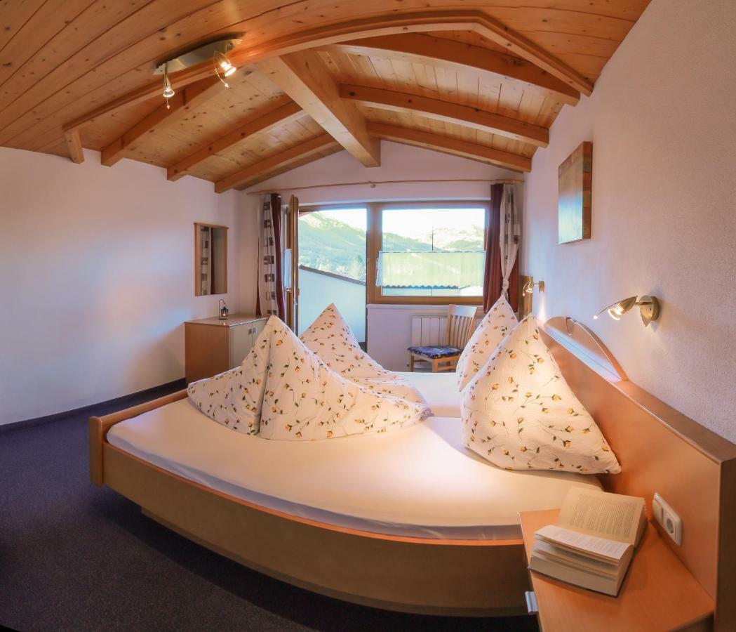 Apartment with Mountain View,852251423:JPEG