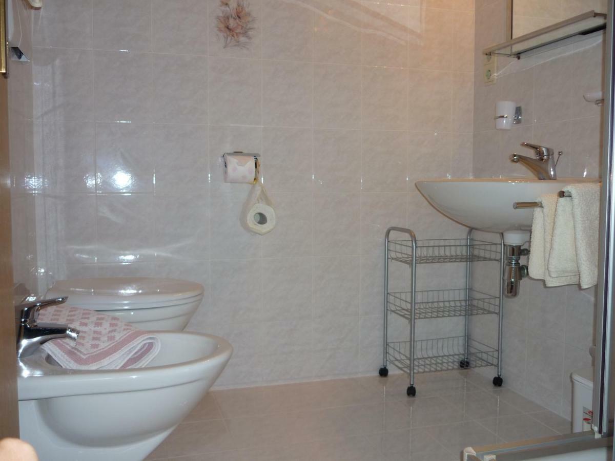 One-Bedroom Apartment,856786265:JPEG