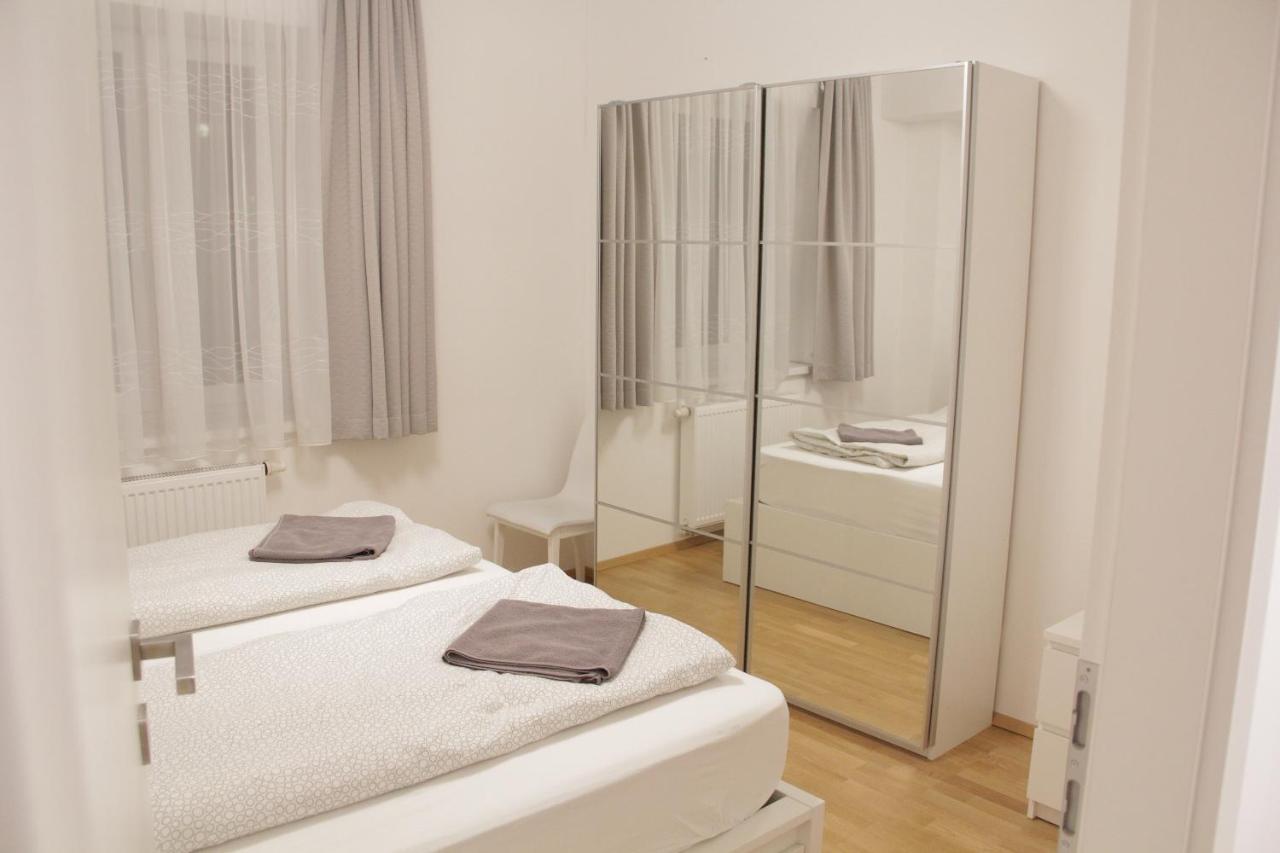 Three-Bedroom Apartment,947901538:JPEG