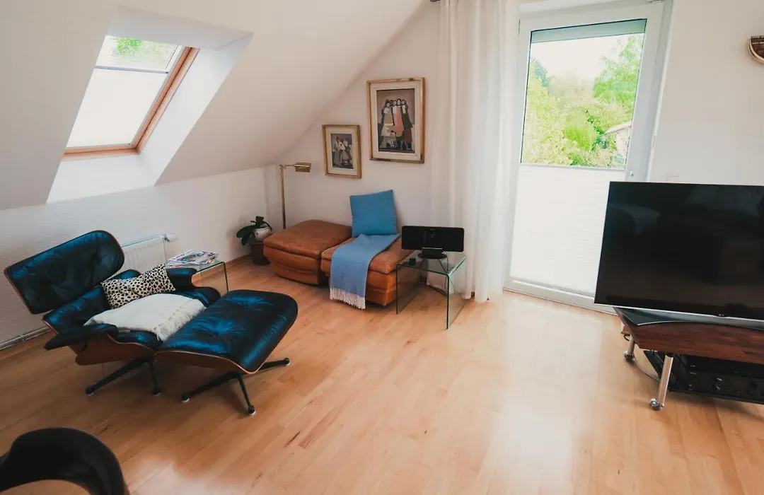 Apartment Flair in Uni Nähe-1
