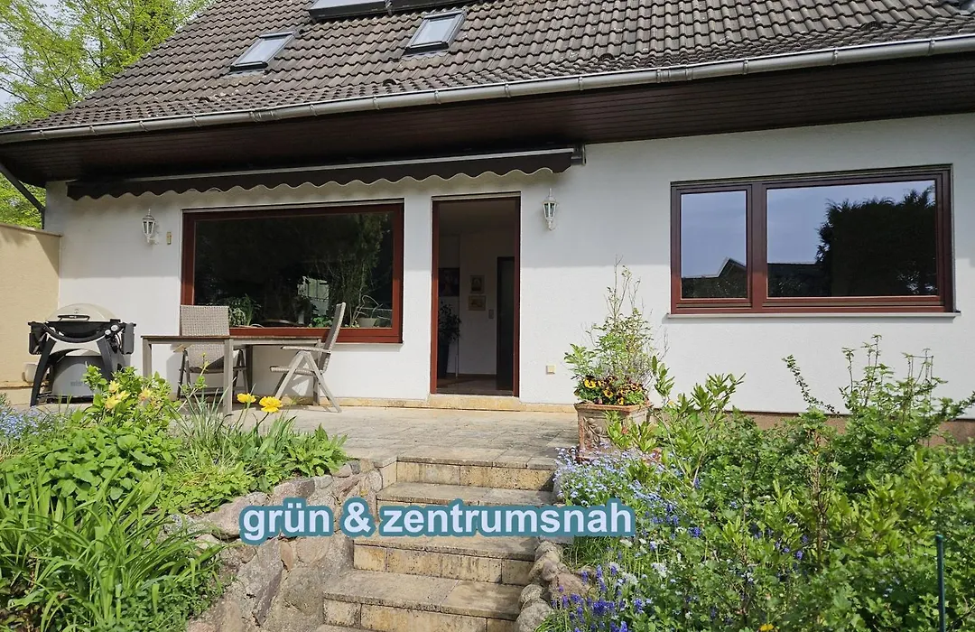 4 Sterne Souterrain Apartment Alt-Mariendorf-1