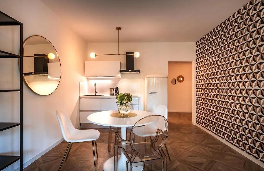 Goldfinger + Suites-1