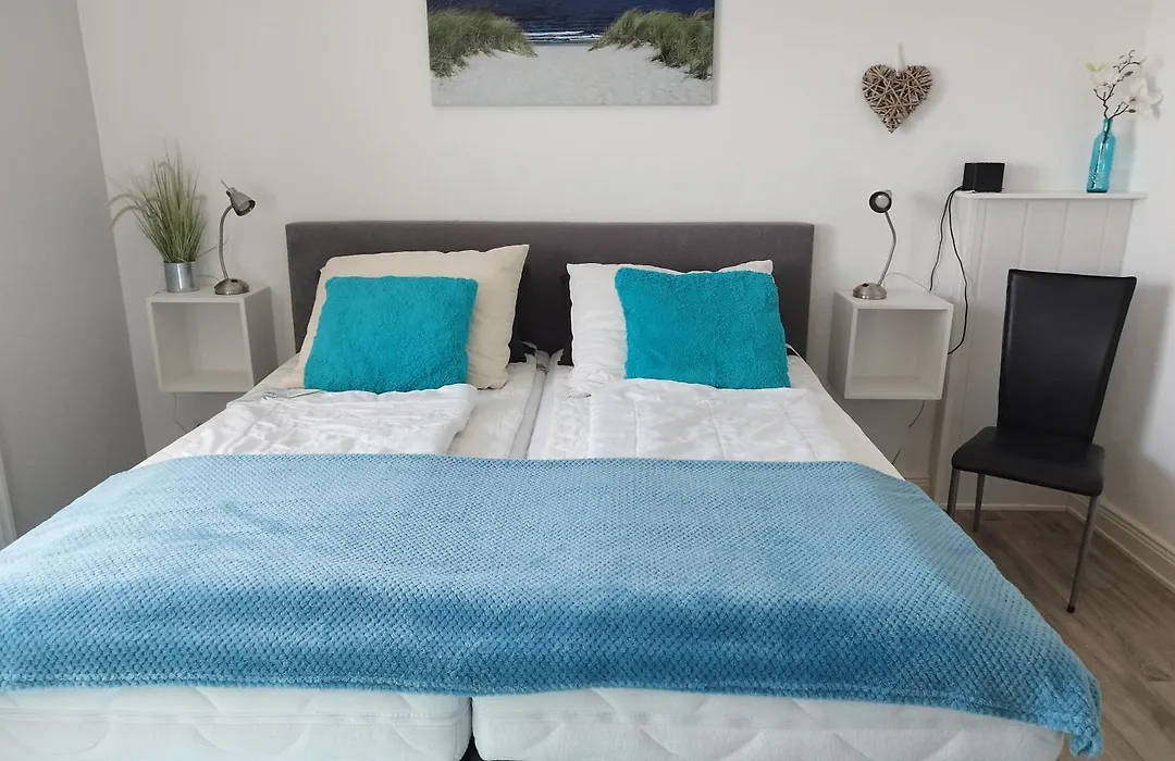 Ferienwohnung mit Meerblick, 2 Schlafzi, Box- Bett, Süd- Balkon, eig, Parkplatz, Glasfaser-1