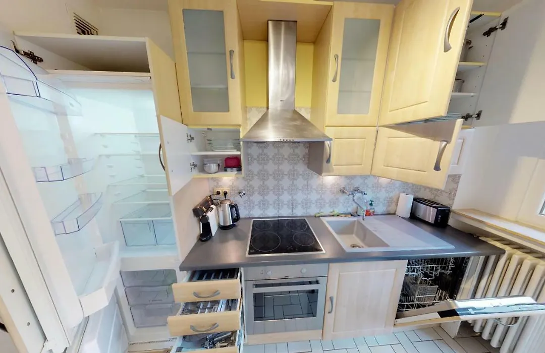 Spacious 2 Bedroom Flat In The Center Of Lux City-1