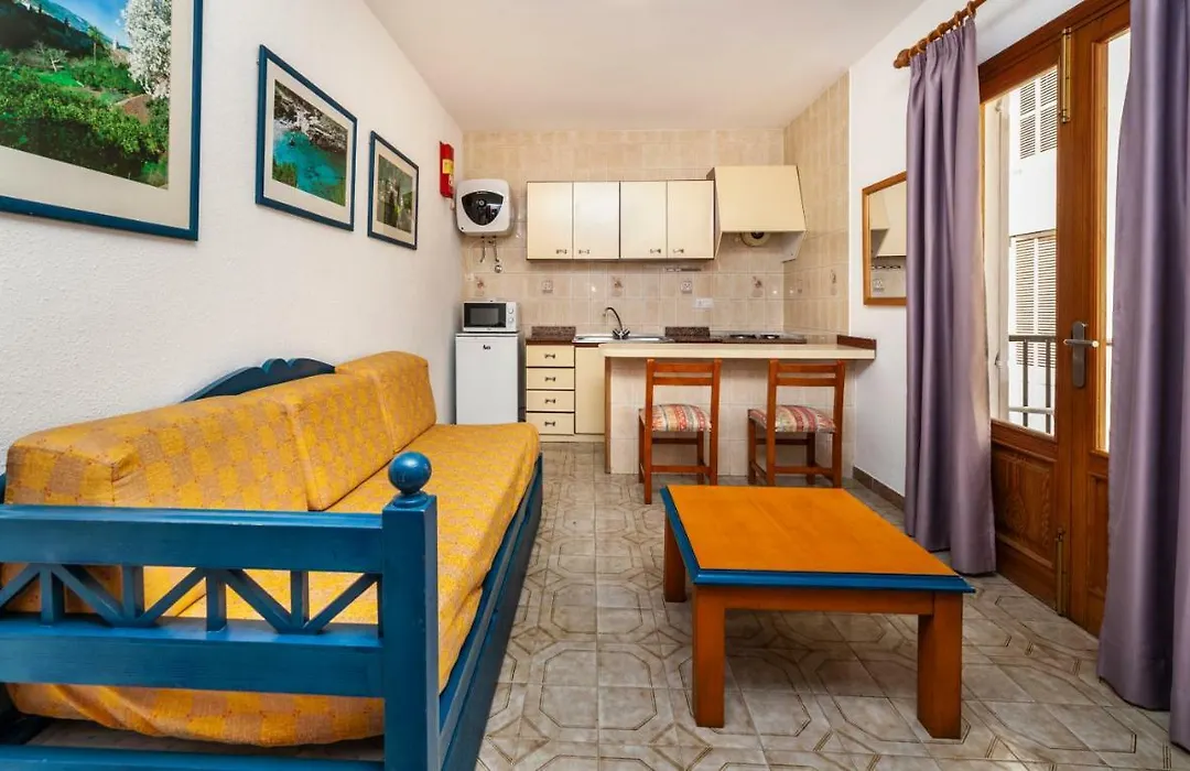 Apartamentos Charlys Can Picafort-1