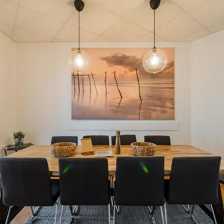 Spacious And Modern Furnished Apartment For 10 Guests-2