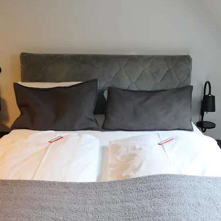 Square Rooms 20-3