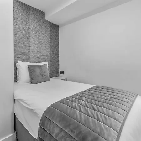 Chelsea Cloisters Serviced Apartments-3