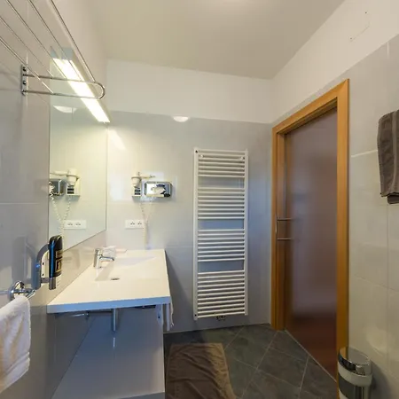 Residence Neuhaeuslhof, Apartments Meran, Guestpass-3