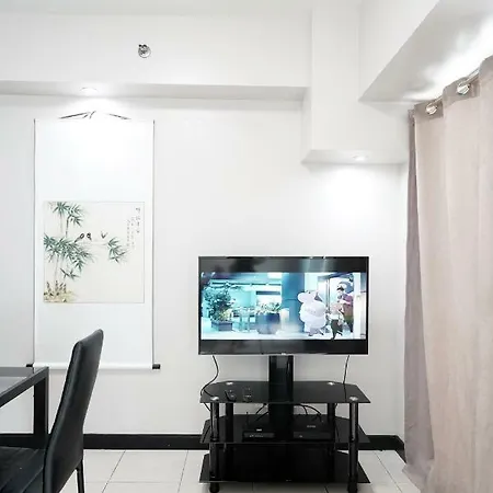 Tivoli Garden Residences / 3802 - Cozy 2-Br Condo W/ Balcony For Big Groups-2