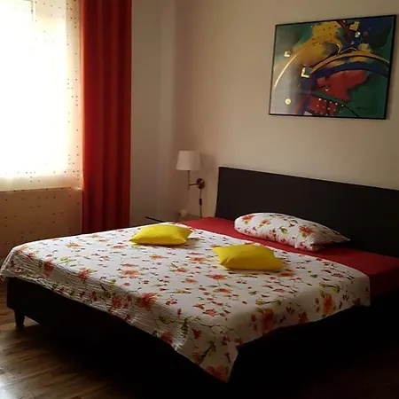 Lorenz Apartment-3