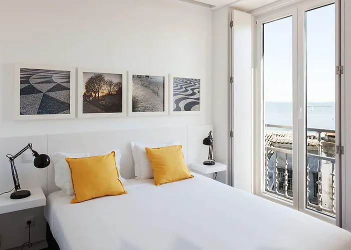 Hello Lisbon Santa Apolonia Apartments