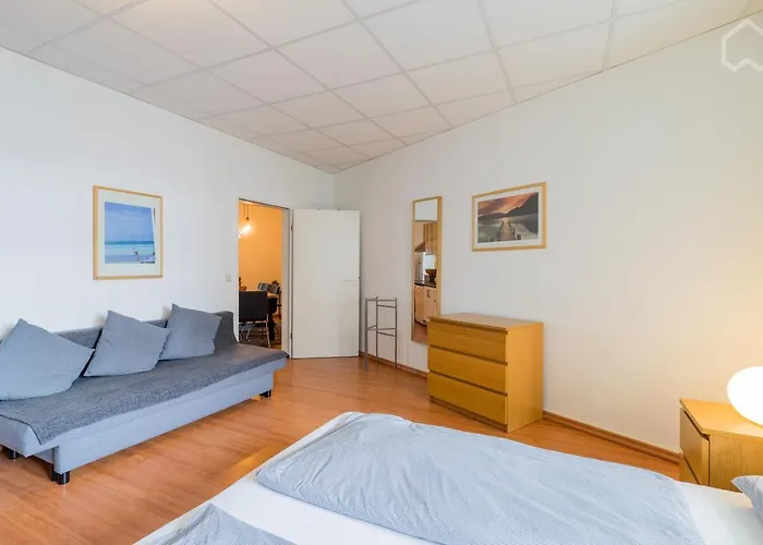 Spacious And Modern Furnished Apartment For 10 Guests