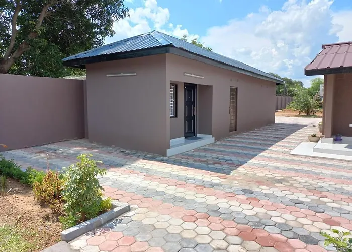 Kasuda - Self Contained Room In Livingstone