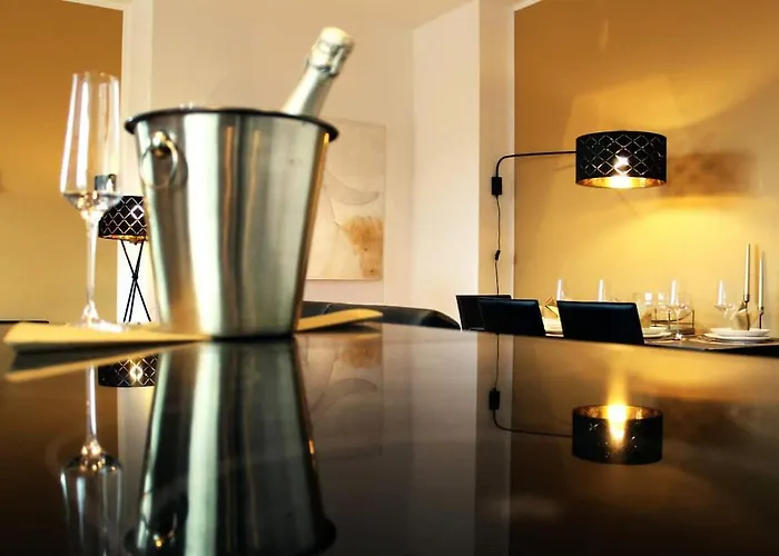 Ferienvermietung: LUXUS APARTMENT im MARCO POLO TOWER - Hamburg HAFENCITY!