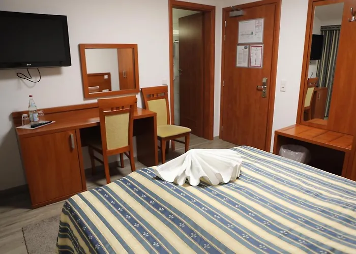 M-A-S-Hotel