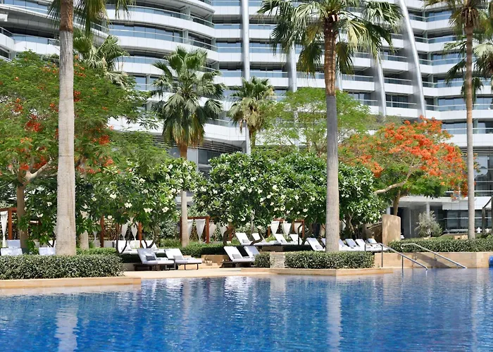 Hotel nahe Flughafen: Address Downtown