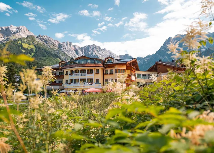 Ping Pong Hotel: Berg&SPA Hotel Urslauerhof