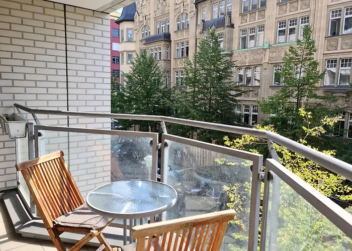 Topdomizil Apartments Checkpoint Plaza