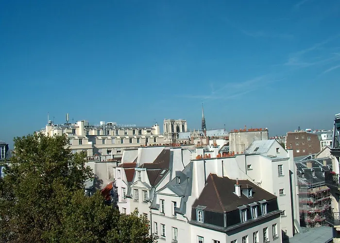  Quartier Latin