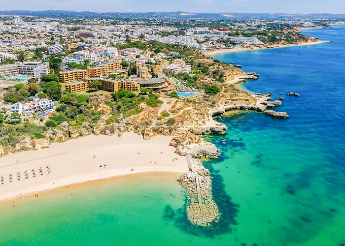 Auramar Beach
