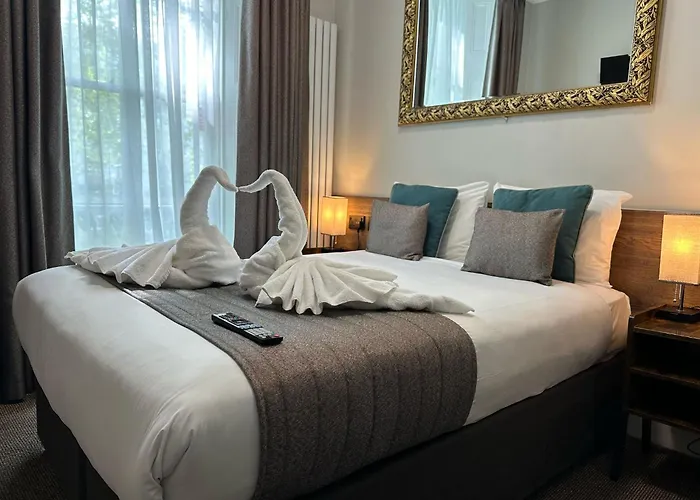 Tudor Court Hotel