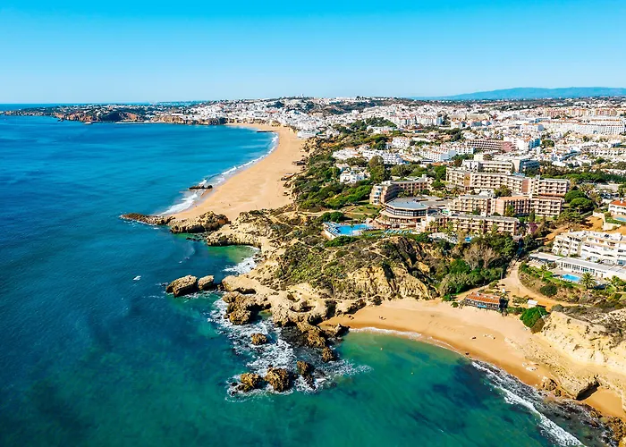 Auramar Beach