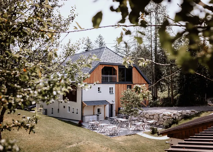 Familienhotel: Das Schutzhaus am hohen Camper - Dein Basislager im Salzkammergut