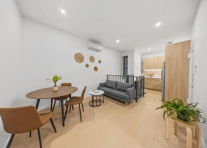 Private Room With Shared Bathroom At An Apartment By Times Square