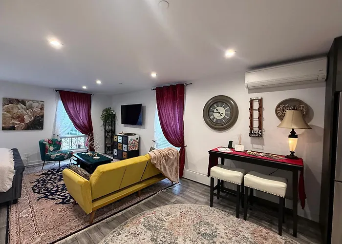 Eleni'S Charming Studio