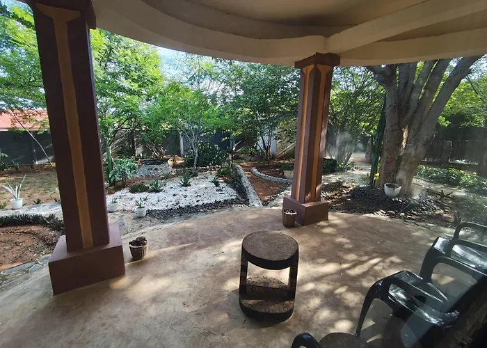 Kalahari Sand Ridge Inn - Quiet Self-Catering Eco Lodge Near Victoria Falls, Livingstone