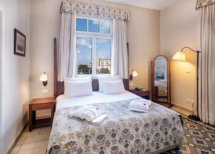 The Colony Hotel