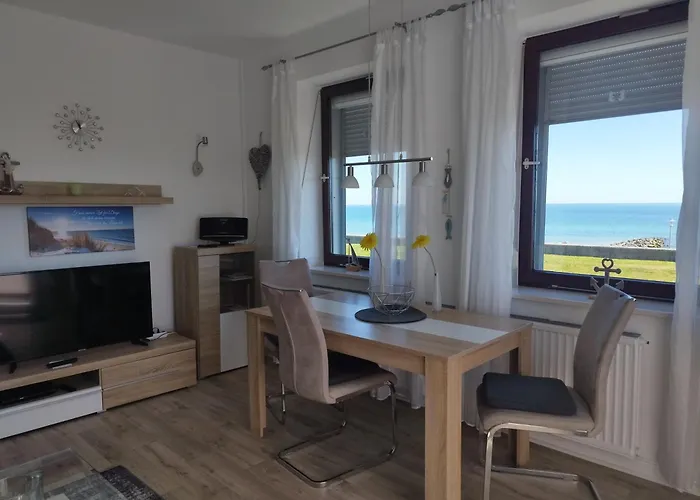 Ferienwohnung mit Meerblick, 2 Schlafzimmer, Süd- Balkon, Parkplatz