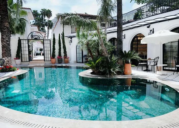 Elegance East
