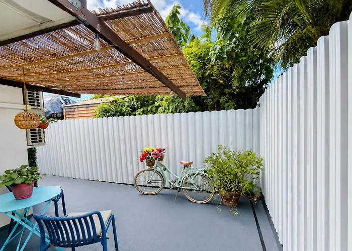 Little Havana Apartment With Patio Free Parking Near Airport