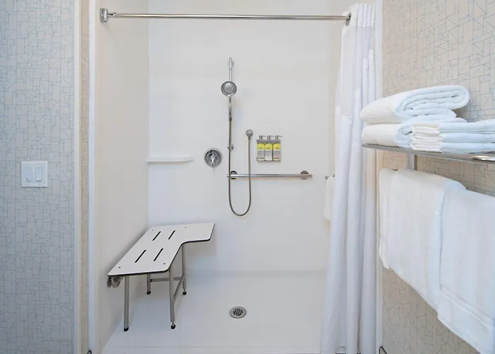 Holiday Inn Express Los Angeles Lax Airport By Ihg