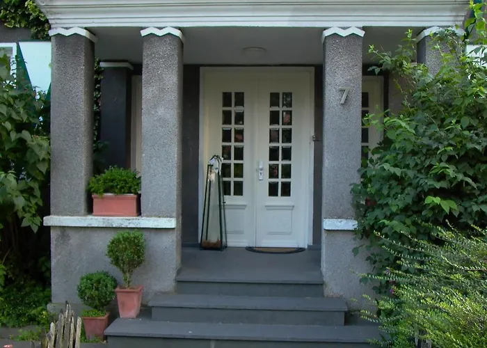 Altes Landhaus am Park (Bed&Breakfast)