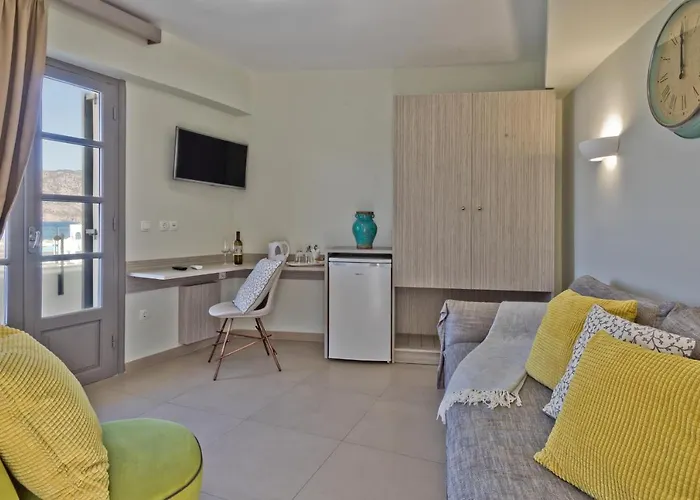 Nereus Luxurious Suites